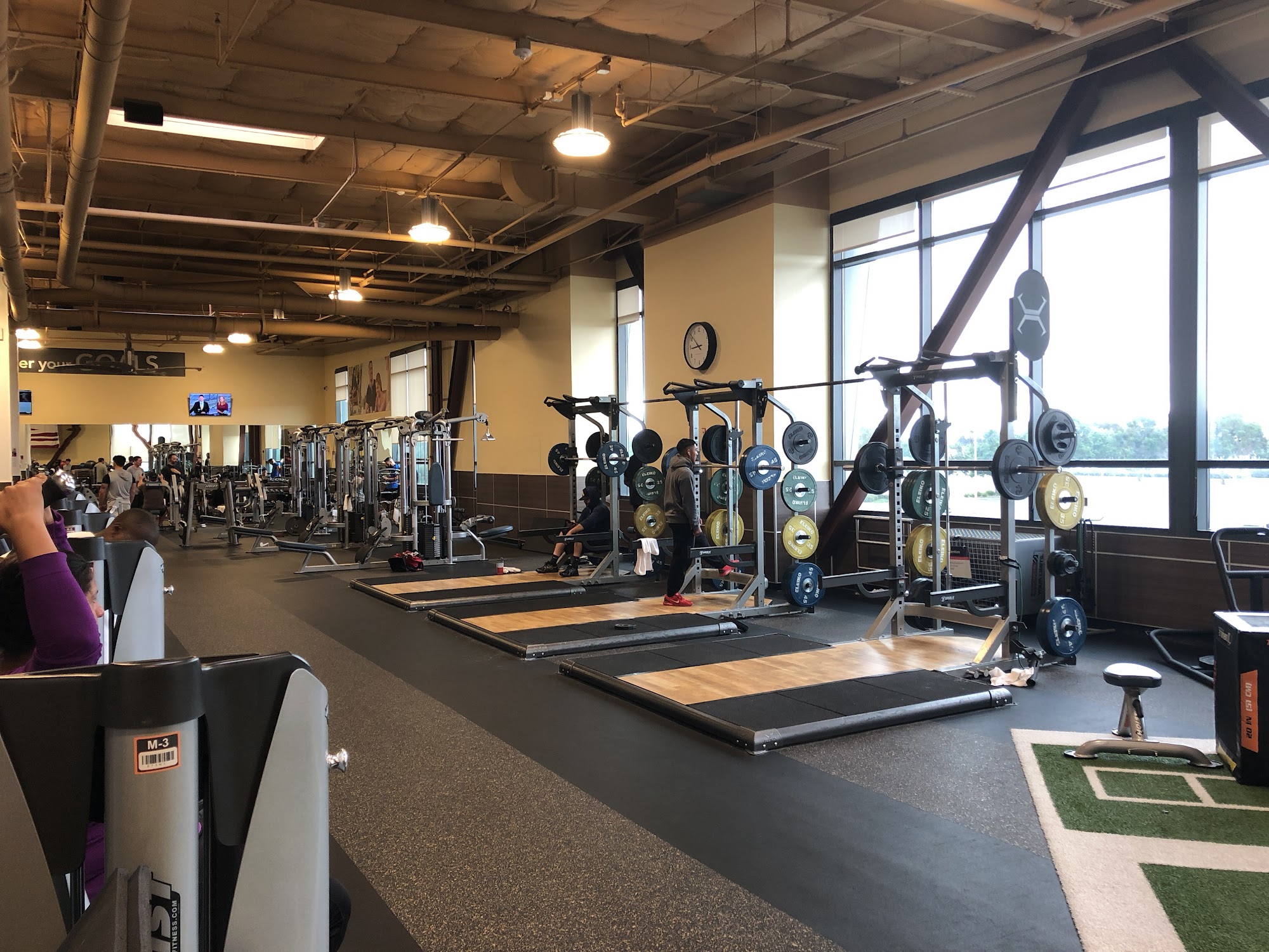 24 Hour Fitness
