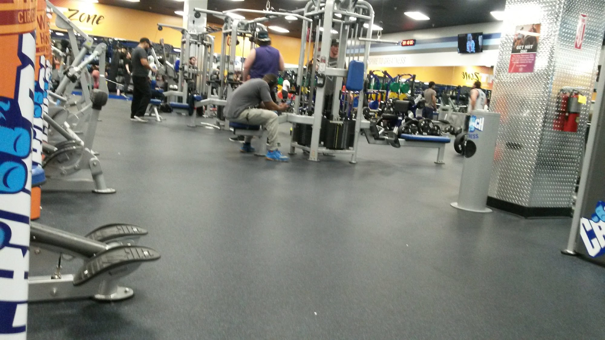 Crunch Fitness - Lancaster